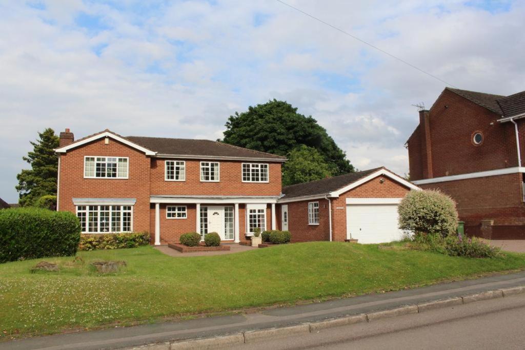 Unwind In Comfort At Cosy Caradus Your 4 Bedroom Home Sweet Home! Birmingham Exterior foto