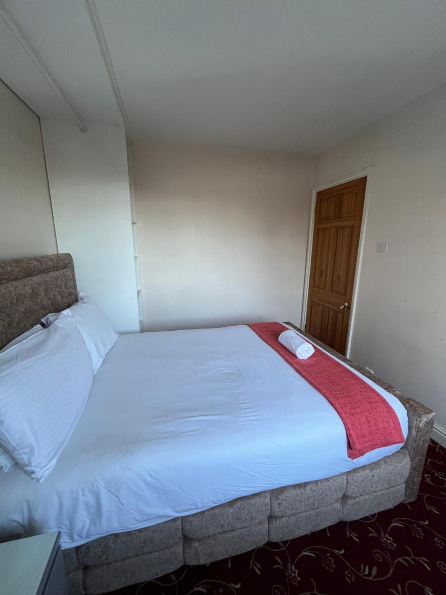 Unwind In Comfort At Cosy Caradus Your 4 Bedroom Home Sweet Home! Birmingham Exterior foto