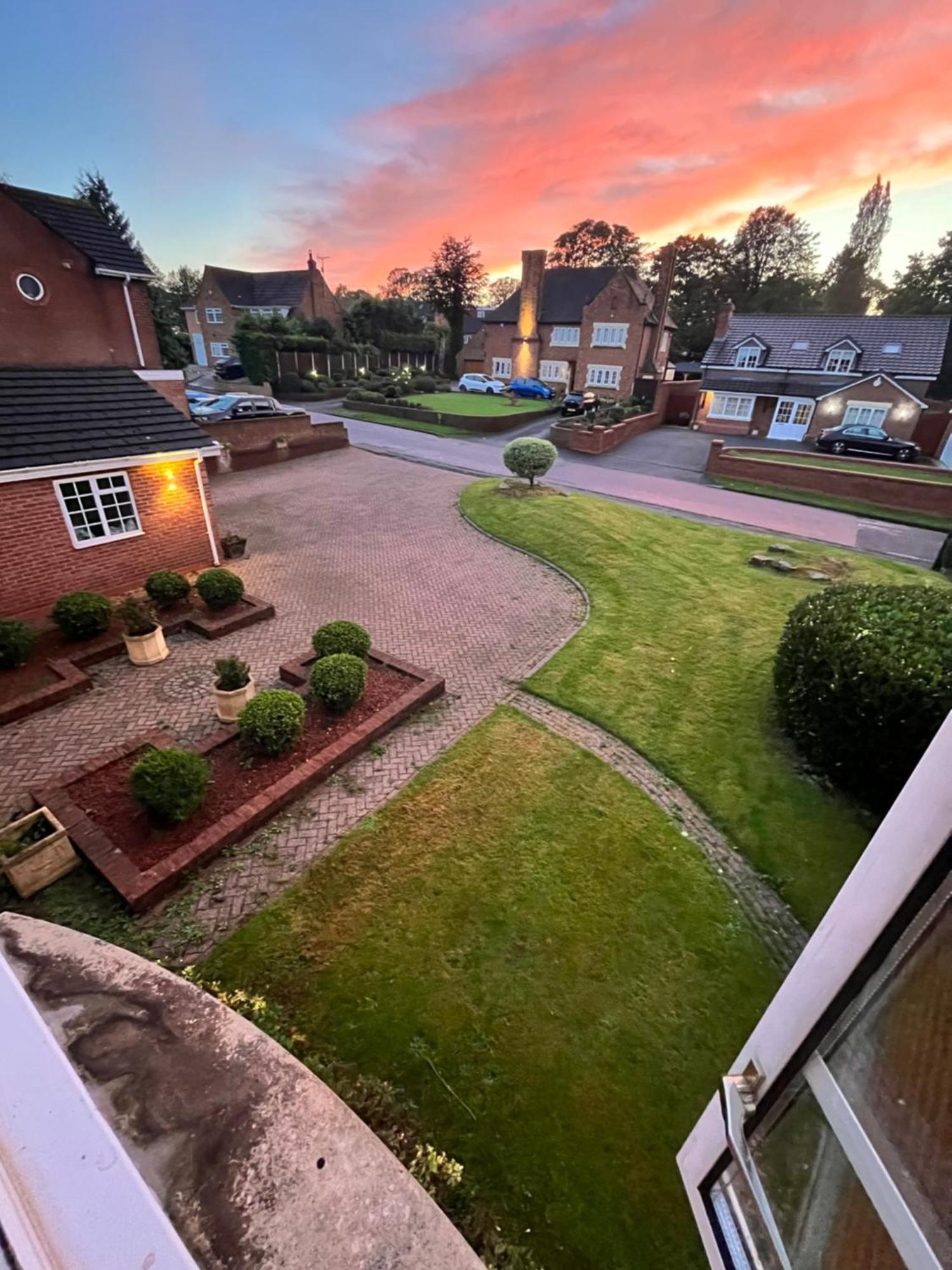 Unwind In Comfort At Cosy Caradus Your 4 Bedroom Home Sweet Home! Birmingham Exterior foto