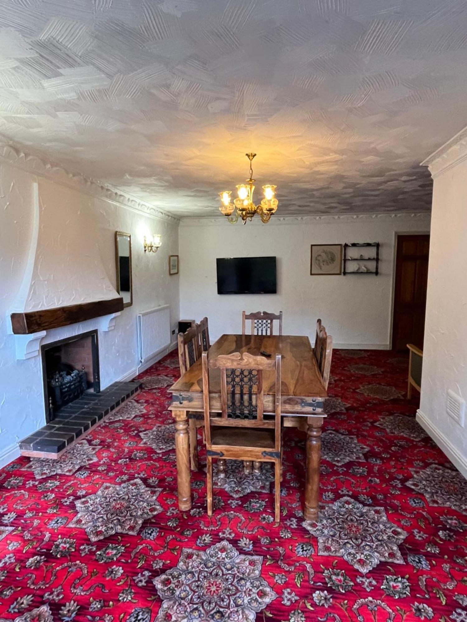 Unwind In Comfort At Cosy Caradus Your 4 Bedroom Home Sweet Home! Birmingham Exterior foto